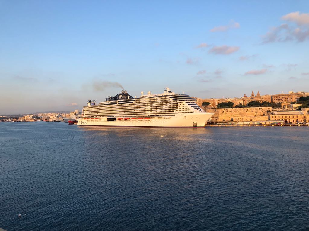 41637642_525898117861272_5443479673080119296_n